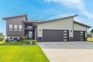 2618 Wood Duck Trail, Brookings, SD 57006