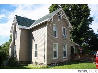 6 Van Buren St, Antwerp, NY 13608