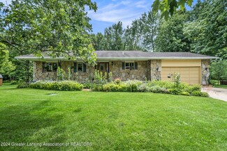 1150 Wild Cherry Dr, Williamston, MI 48895