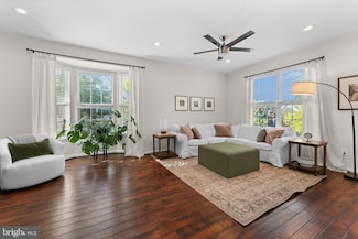 4133 Grover Glen Ct, Fairfax, VA 22030