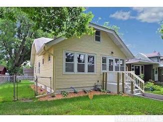 1890 1890 Ivy Ave E, St. Paul, MN 55119