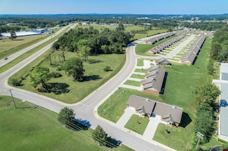 1811 Huron Ct, Mountain Home, AR 72653