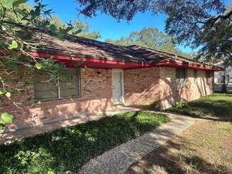 1011 Pampa St, Pasadena, TX 77504