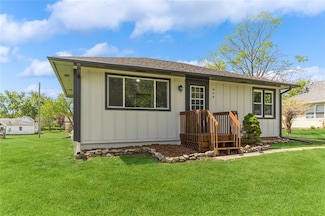 408 E Benton St, Winterset, IA 50273