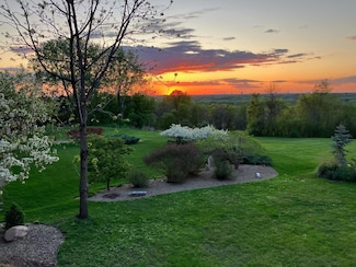 3100 Foxpoint Rd, Burnsville, MN 55337