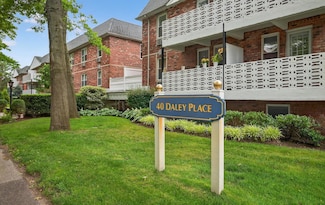 40 Daley Place Unit 233, Lynbrook, NY 11563