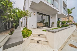 506 Clubhouse Ave, Newport Beach, CA 92663