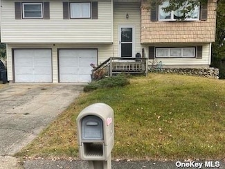 75 Selden Blvd, Centereach, NY 11720