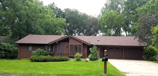 15733 Randall Ln, Minnetonka, MN 55345
