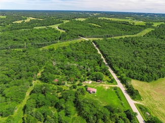 4074 Highway 100, Chamois, MO 65024