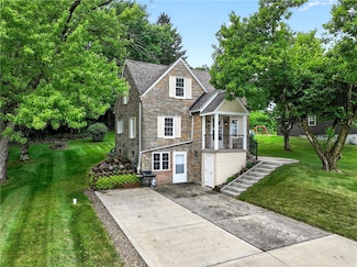 1605 Maratta Rd, Aliquippa, PA 15001