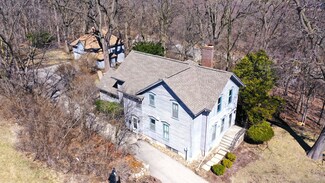 132 W Main St, Carpentersville, IL 60110