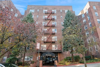 67-30 Clyde St Unit 2, Forest Hills, NY 11375