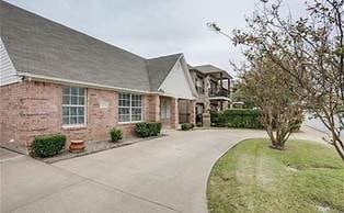 3233 S University Dr, Fort Worth, TX 76109