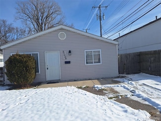 27028 Dartmouth St, Madison Heights, MI 48071