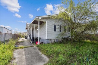 3033 Clouet St, New Orleans, LA 70126