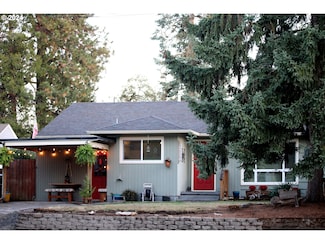 225 W Fairfield St, Gladstone, OR 97027