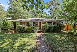 701 Hollis Rd, Charlotte, NC 28209