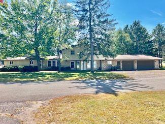 1047 Oak Dr, Altoona, WI 54720