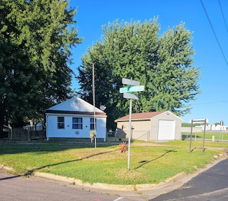 11 Broadway, Hanska, MN 56041