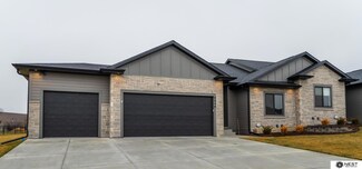 8848 Augusta Dr, Lincoln, NE 68526