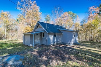 56 Ball Rd, Williamsburg, MA 01096
