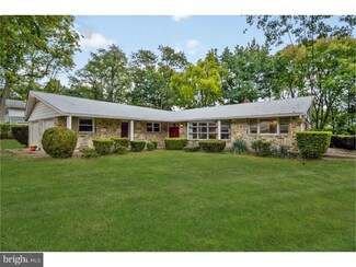 557 Cardinal Dr, Dresher, PA 19025