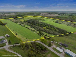 15210 Ferry Rd, Charlevoix, MI 49720
