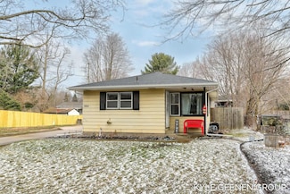 1841 Vans Blvd, Holland, MI 49423