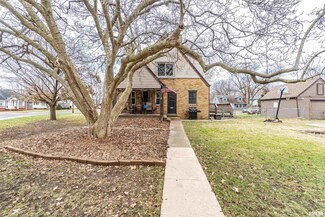 2611 W Ardmore Place, West Peoria, IL 61604