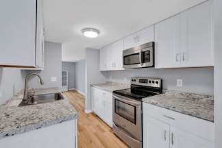 1202 Piscassic St, Newmarket, NH 03857