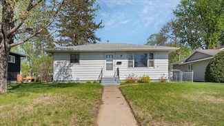 516 Lake Shore Dr, Sauk Centre, MN 56378