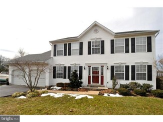 4954 Whispering Oak Dr, Pipersville, PA 18947