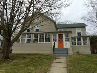 702 N Hoosac Rd, Williamstown, MA 01267