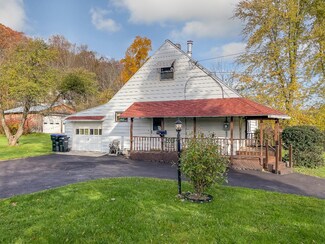 54 New St, Apalachin, NY 13732