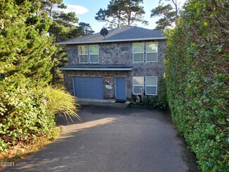 280 Wallace St, Lincoln Beach, OR 97388