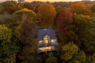 589 Harpeth Trace Dr, Nashville, TN 37221