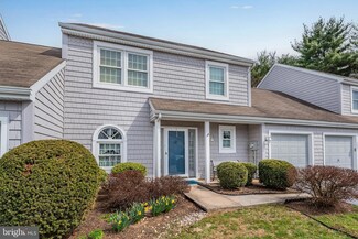273 Crescent Dr, Hershey, PA 17033