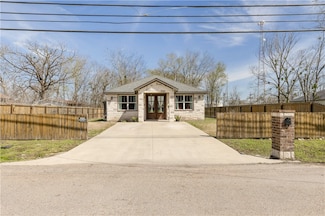 217 Minnie St, Navasota, TX 77868
