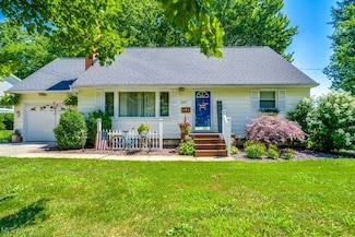 2207 Robinhood Dr, Wooster, OH 44691