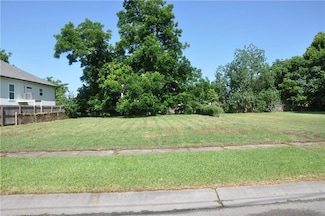 51 Old Hickory Ave, Chalmette, LA 70043