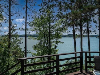 998 N Shore Dr, Walloon Lake, MI 49796