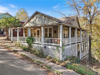 49 Mountain St, Eureka Springs, AR 72632