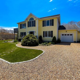 30 Deacon Vincent Way, Edgartown, MA 02539