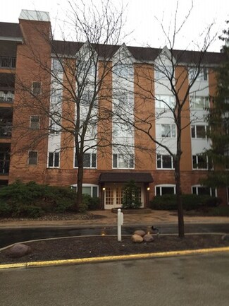 205 Rivershire Ln Unit 112, Lincolnshire, IL 60069