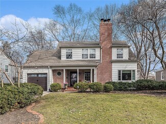 5627 Tahoe Ln, Fairway, KS 66205