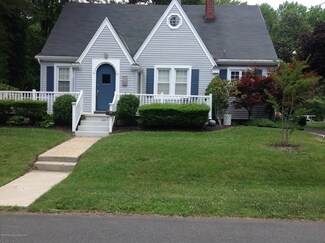 23 Oak Ave, Ocean, NJ 07712