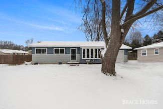 3452 Balsam Ave NE, Grand Rapids, MI 49525
