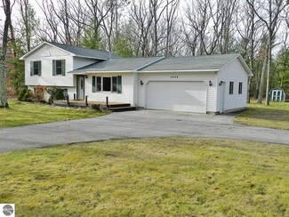 5660 Karlin Rd, Interlochen, MI 49643