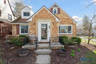 2902 Barrington Dr, Toledo, OH 43606